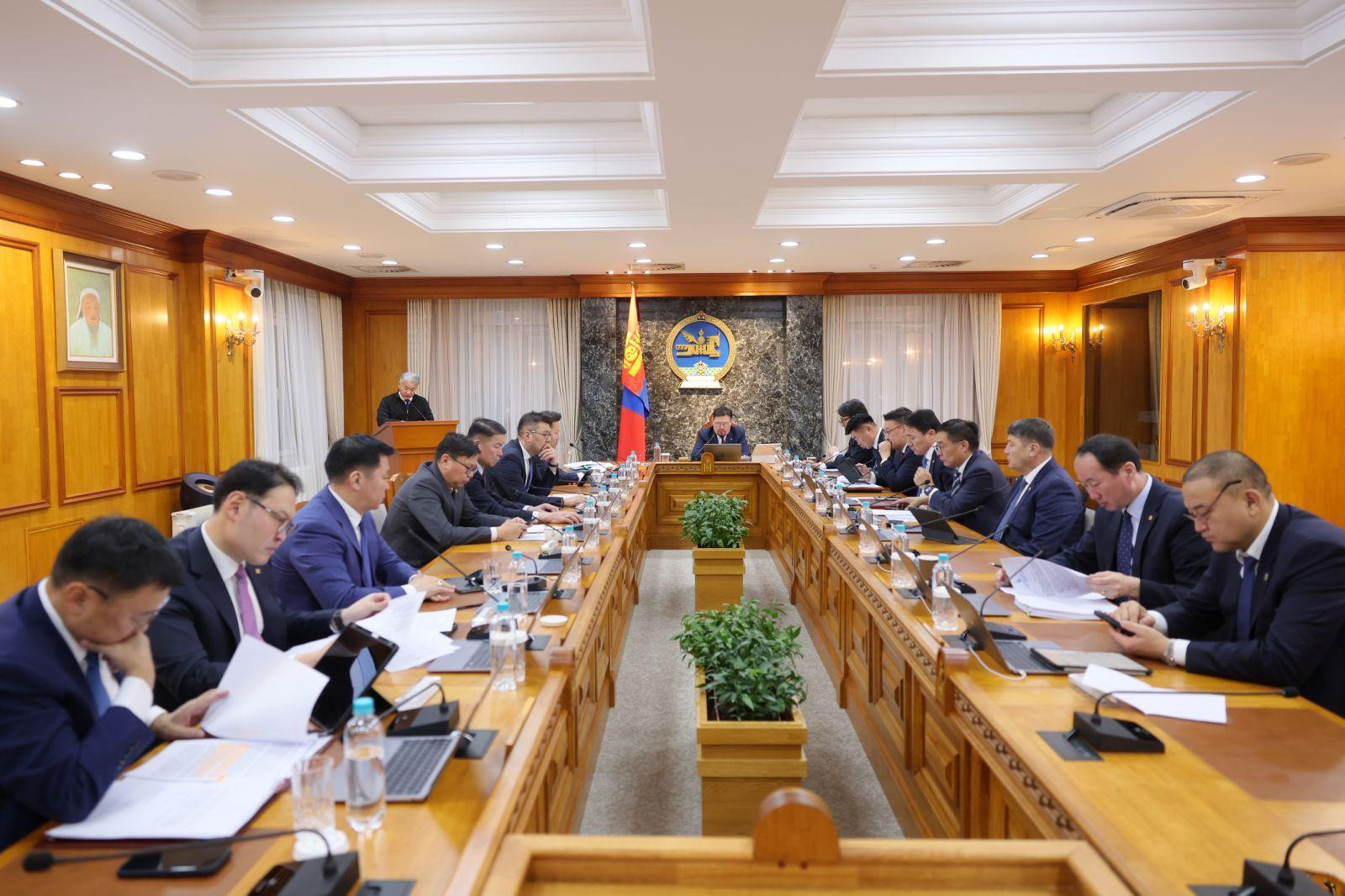 Ерөнхий сайдын нэрэмжит шагналыг дэлхийн дуурийн шилдэг дуучин, Ардын жүжигчин Э.Амартүвшинд олгоно